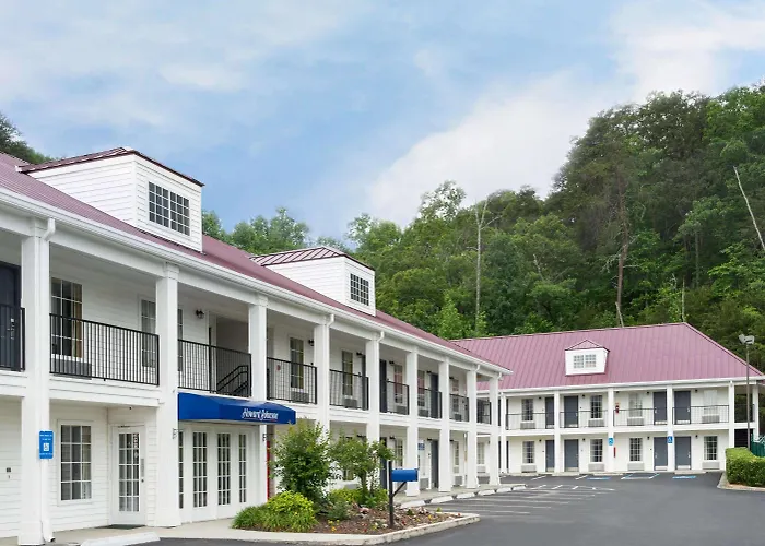Howard Johnson By Wyndham Dalton