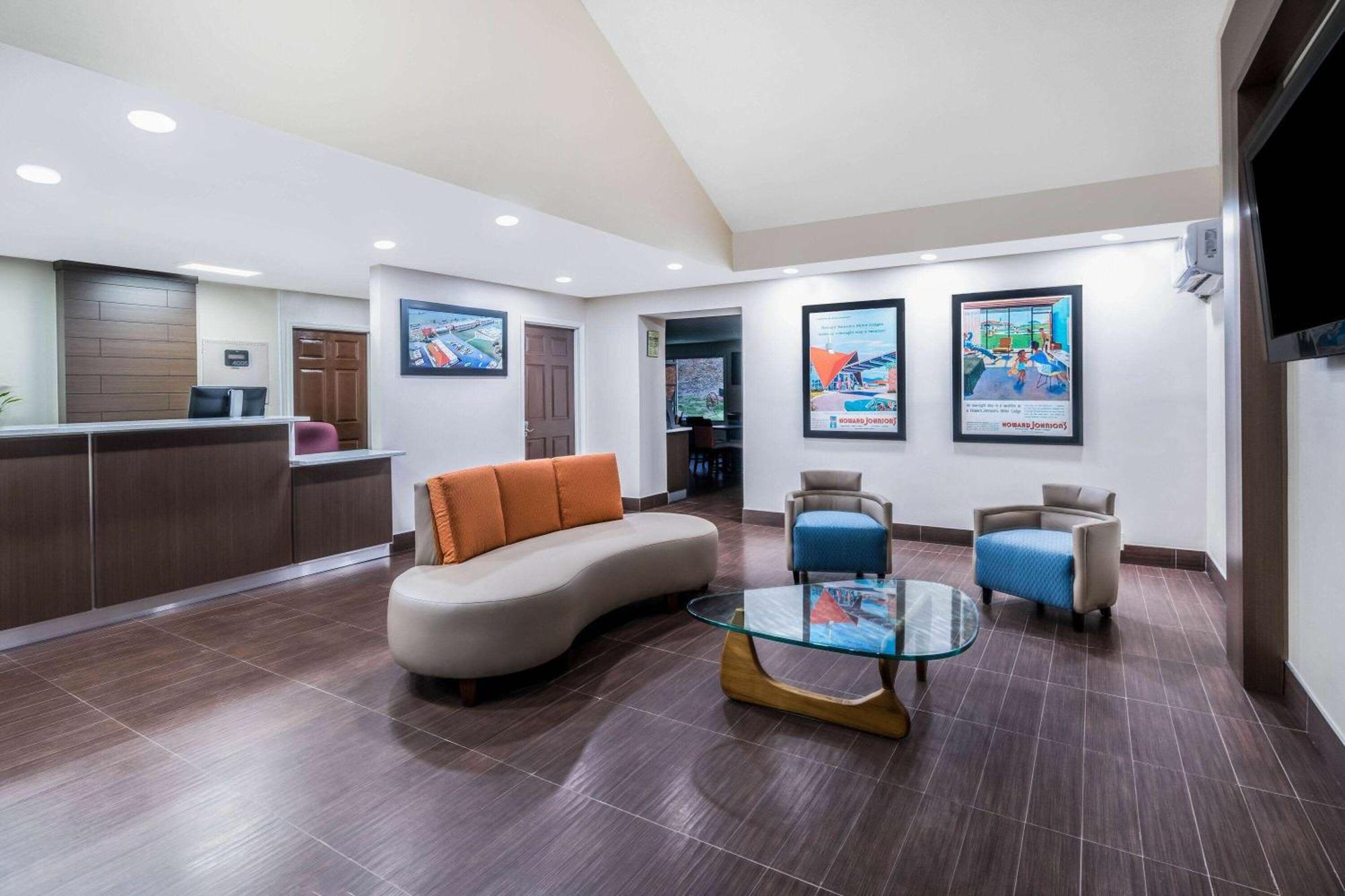 Howard Johnson By Wyndham Hotel 2*