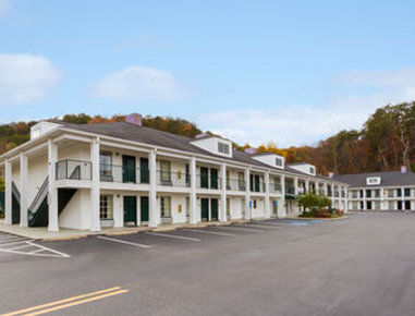 Hotel Howard Johnson By Wyndham Dalton