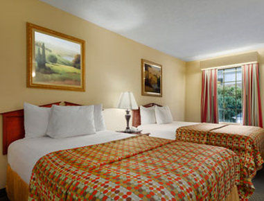 Howard Johnson By Wyndham Dalton