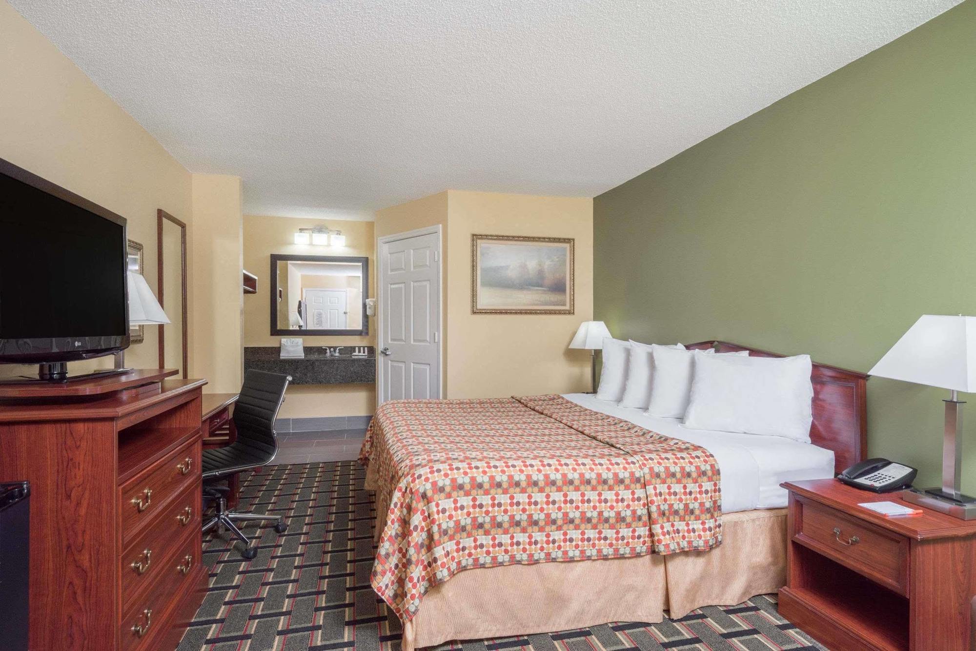 Hotel Howard Johnson By Wyndham 2*