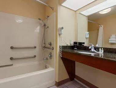Hotel Howard Johnson By Wyndham 2*